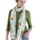 Dieser bunt gemusterte Schal von Djian ist ein echtes Multitalent. Aus 100% Bio-Baumwolle gefertigt, ist er leicht und angenehm zu tragen. Die vielseitige Bindetechnik und die kleinen Fransen am Saum machen ihn zum perfekten Accessoire für jeden Anlass. Obwohl er leicht, die Farbe hell und nicht aufdringlich ist, kann er zu jeder Jahreszeit ein echter Hingucker sein.