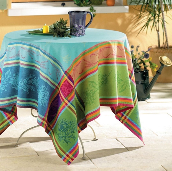 Jacquard Tischdecke 160 x 160 cm mit Teflon Schutz