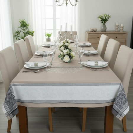 Details: Material: 100 % Baumwolle Größe: 160 x 250 cm Pflege: Waschen bei 30° - links bügeln Motiv: Ornamente und Borte Farbe: BEIGE  - ECRU - GRAU Herstellung: Frankreich * Unser Tipp: Eine rechteckige Tischdecke passt gut auf einen ovalen Tisch