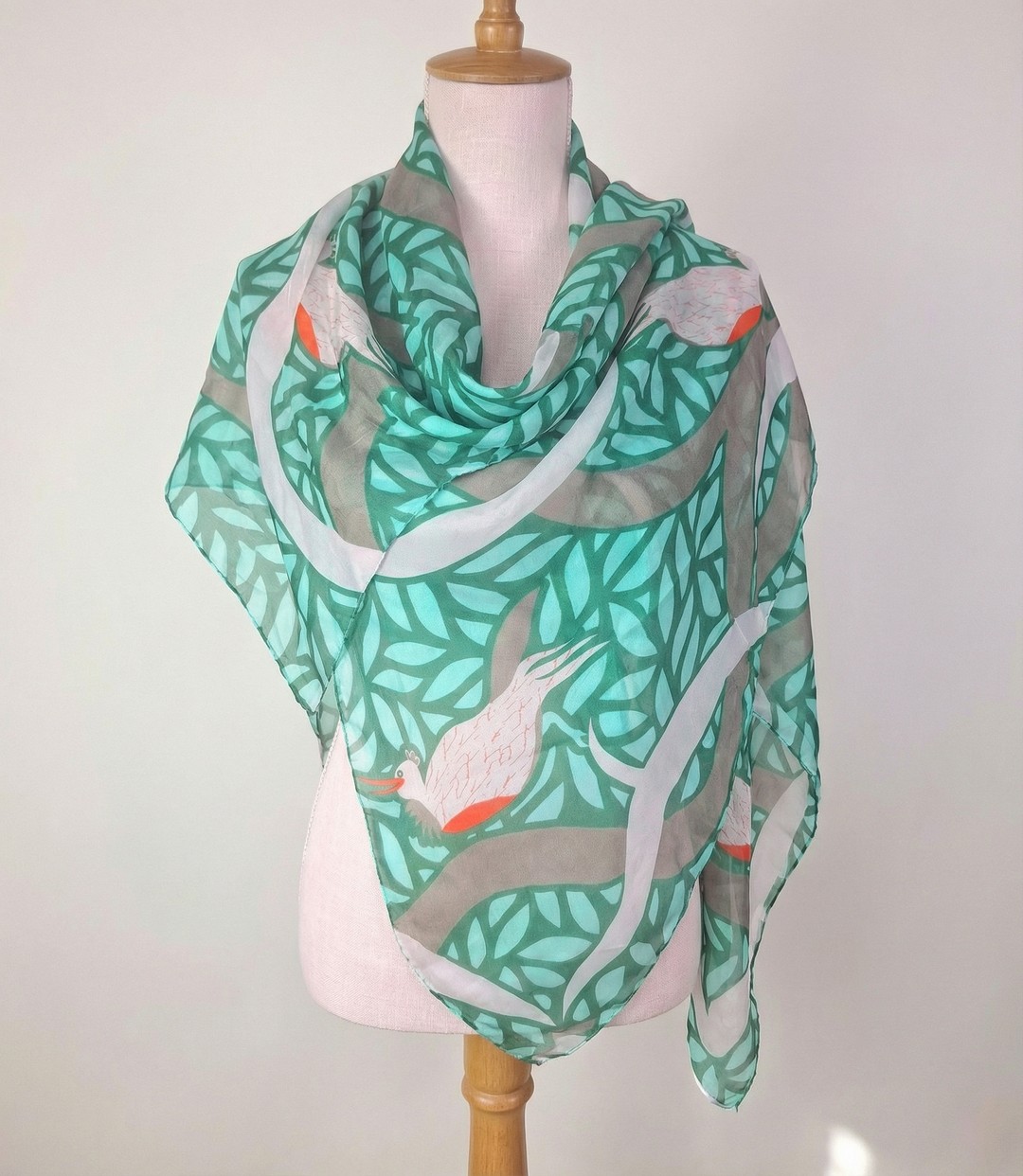 Farbenfroher, luftig leichter Seidenschal von Ahmaddy